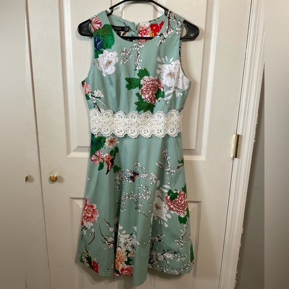 Homeyee Dresses & Skirts - Homeyee dress. NWT Sleeveless. Size 6.